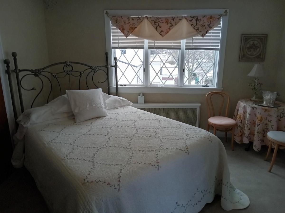 The Guest House At The Regina House Tea Room Moosic Екстериор снимка