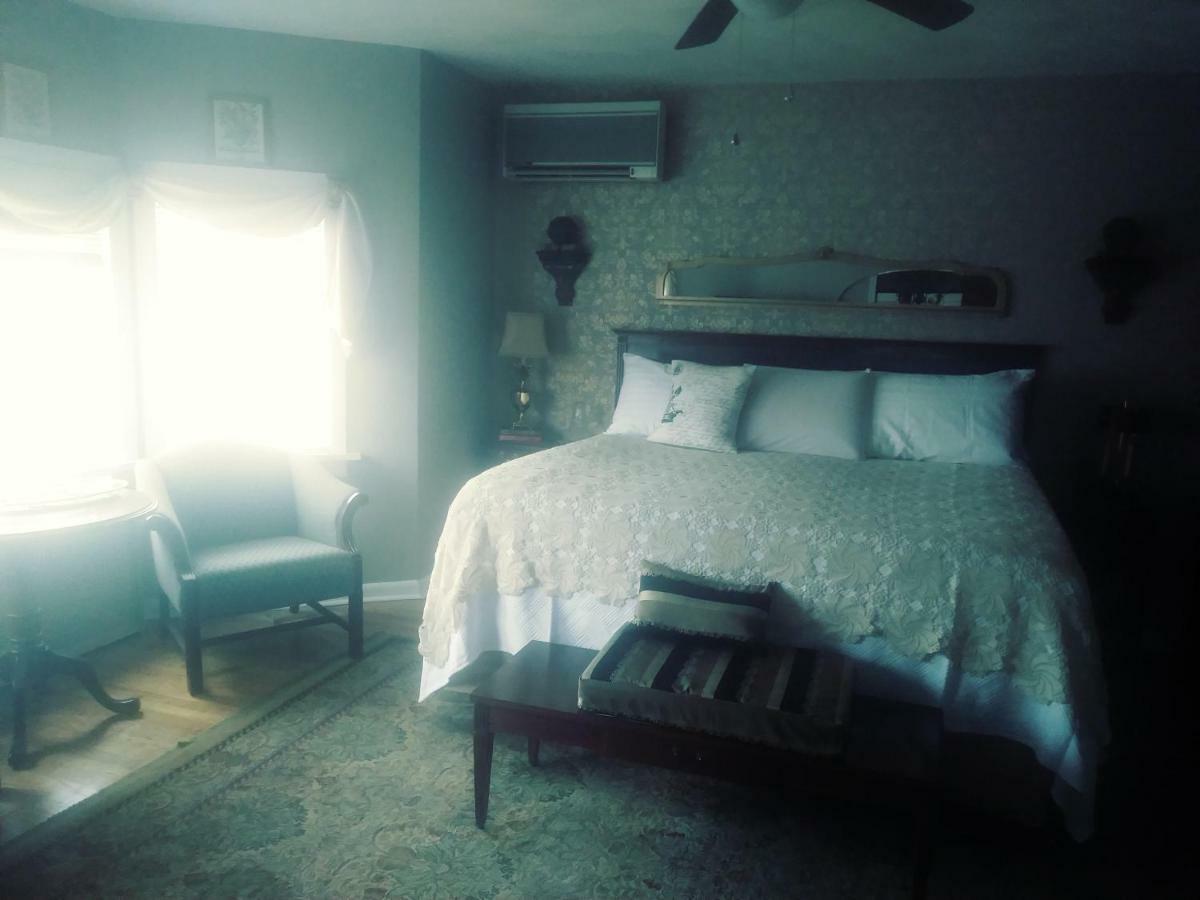 The Guest House At The Regina House Tea Room Moosic Екстериор снимка